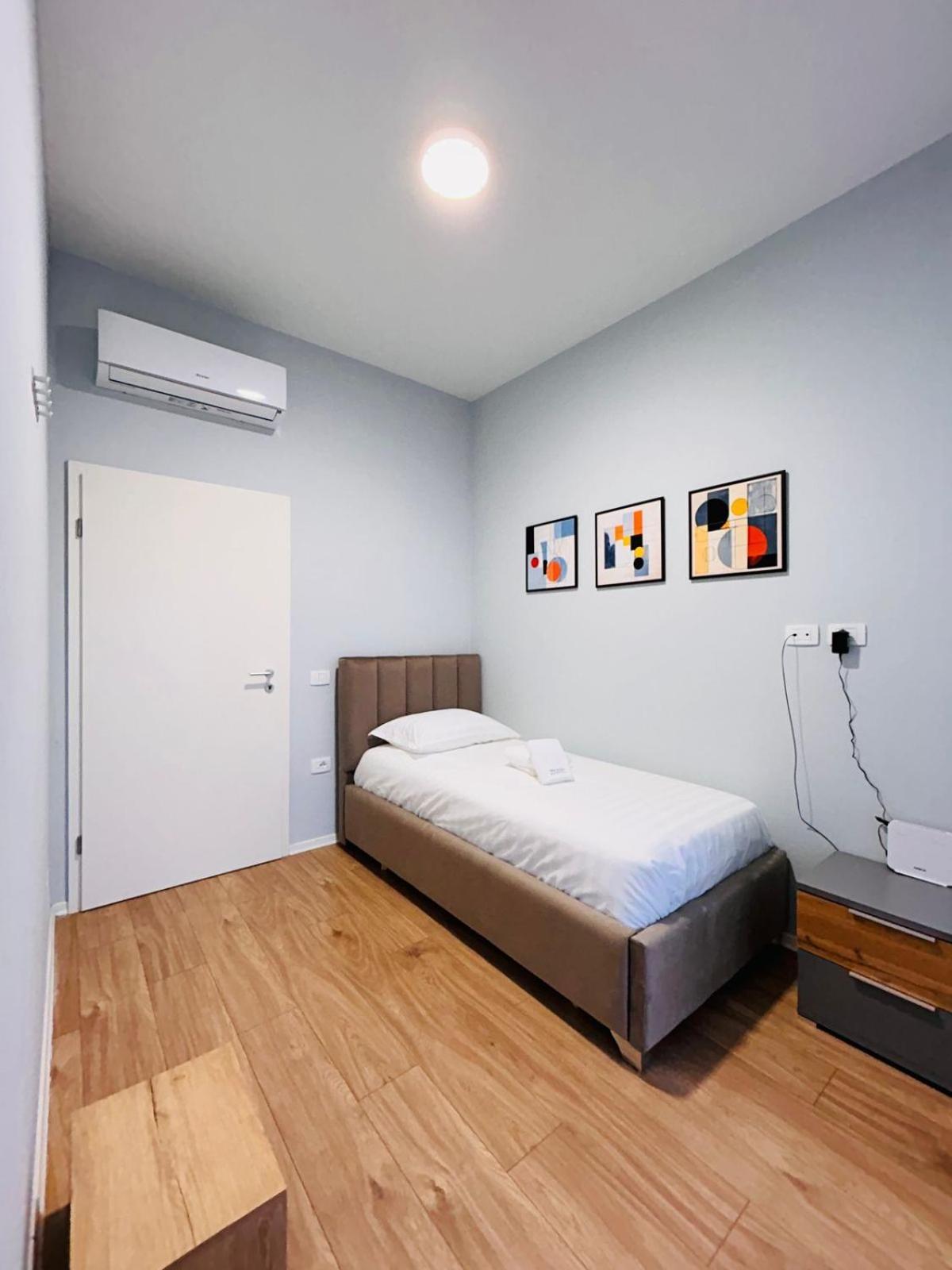 Picasso Apartment Тирана Экстерьер фото