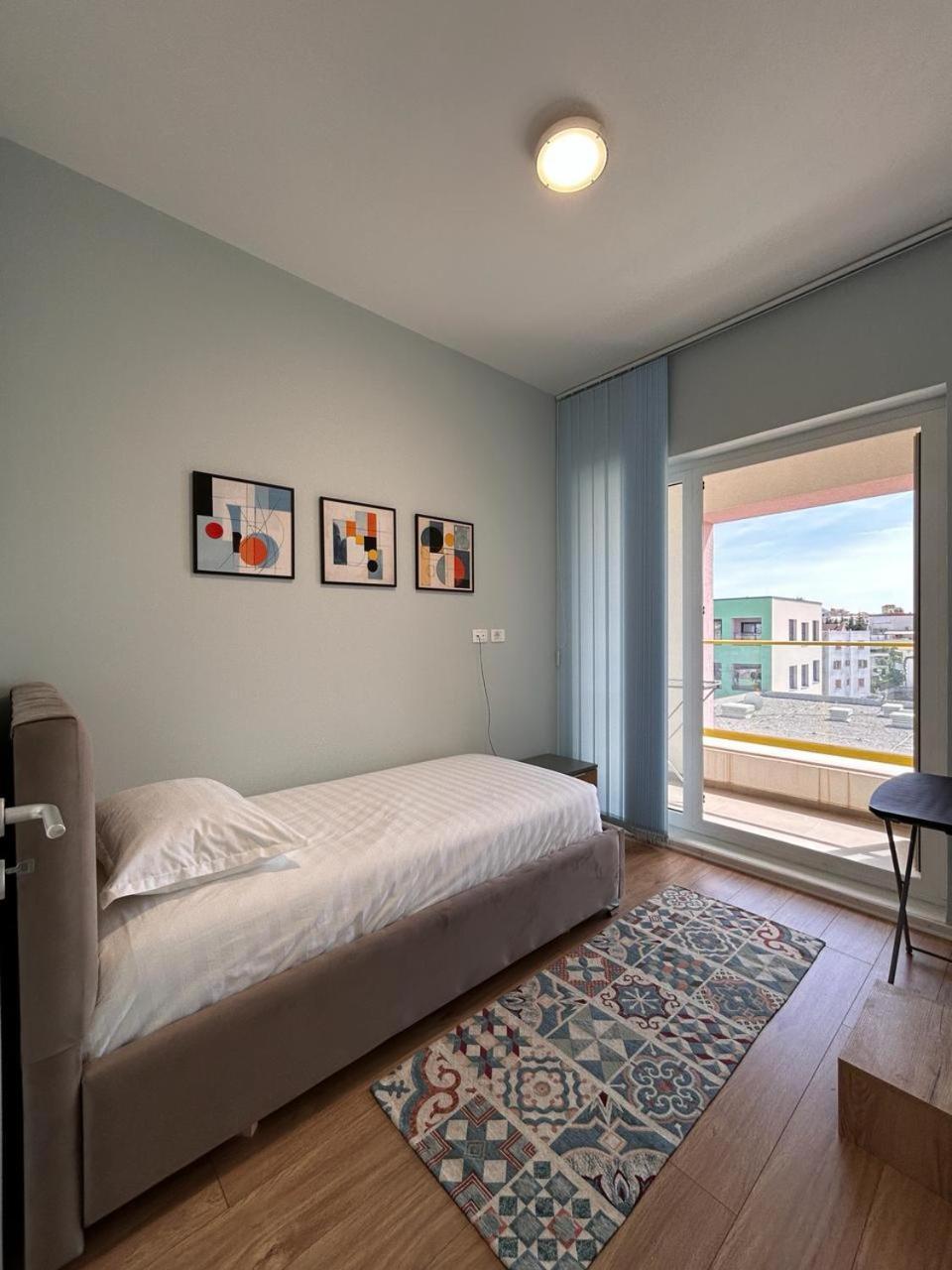 Picasso Apartment Тирана Экстерьер фото